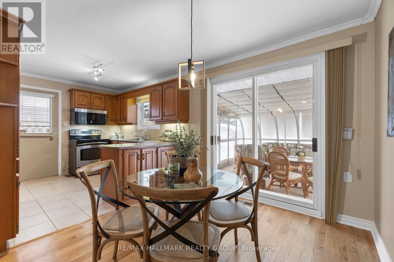 2143 Hubbard Crescent