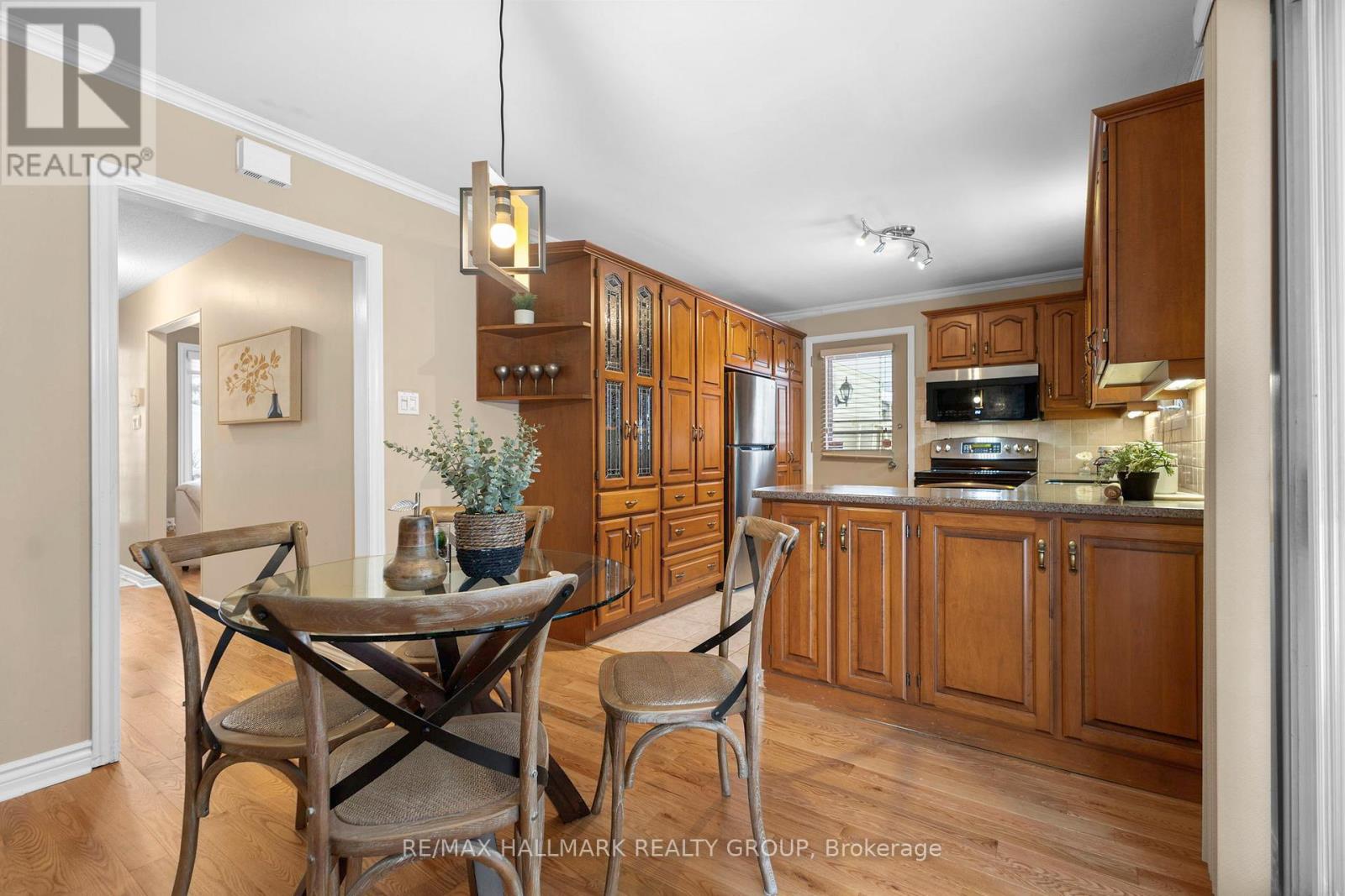 2143 Hubbard Crescent