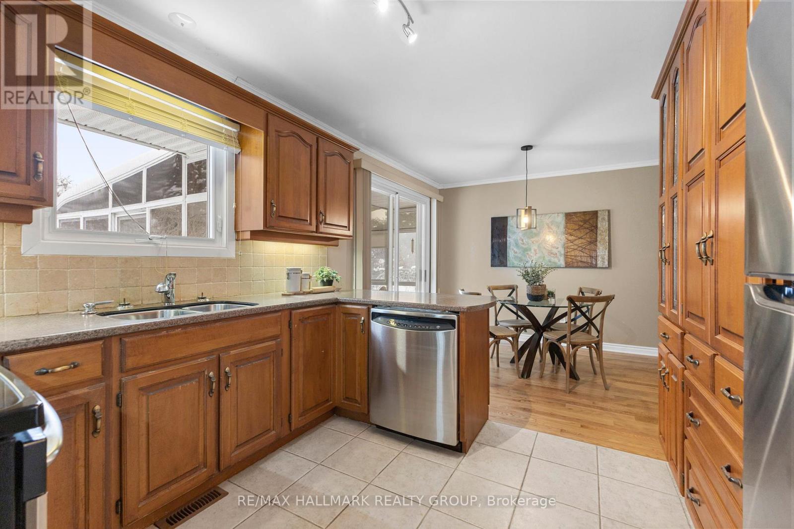 2143 Hubbard Crescent