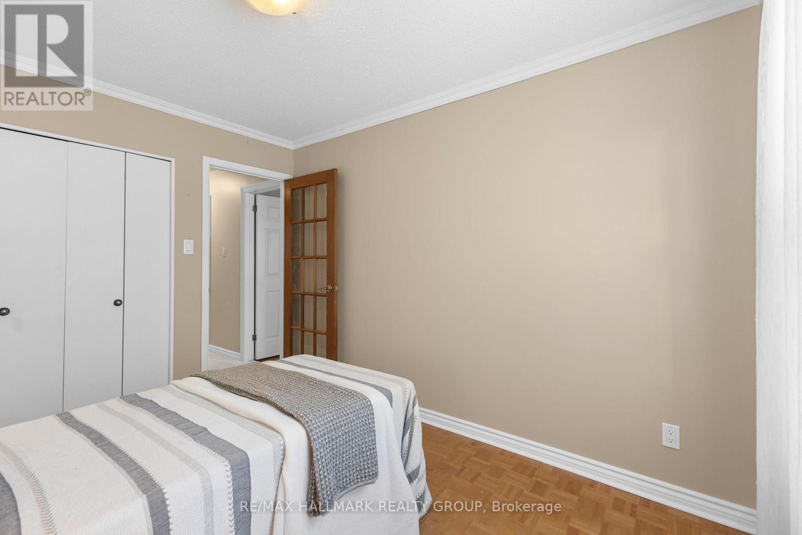 2143 Hubbard Crescent