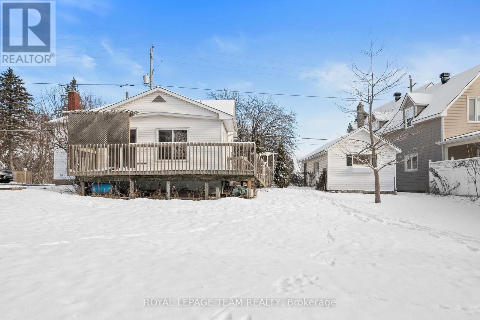 5584 Manotick Main Street