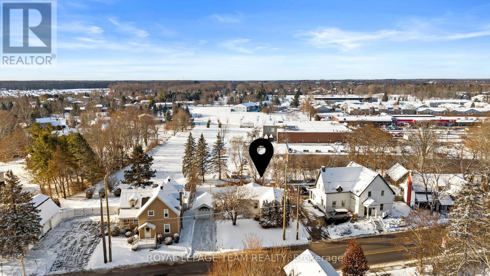 5584 Manotick Main Street