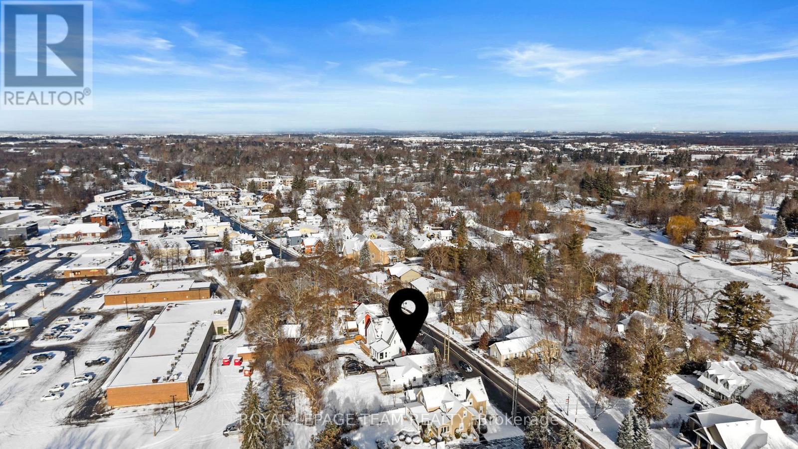 5584 Manotick Main Street