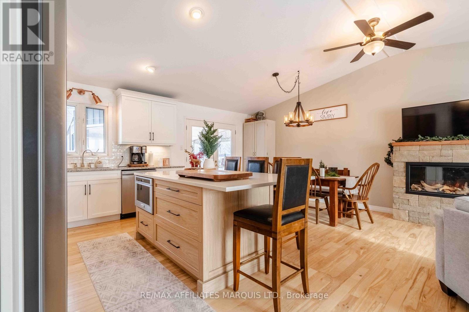 4239 County Rd 11 Road