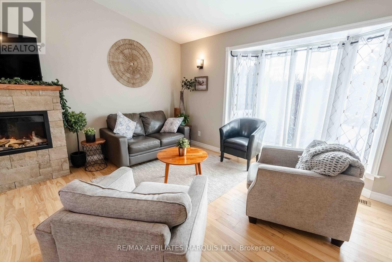 4239 County Rd 11 Road