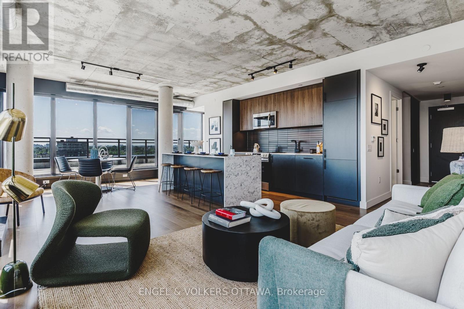 807 - 10 James Street