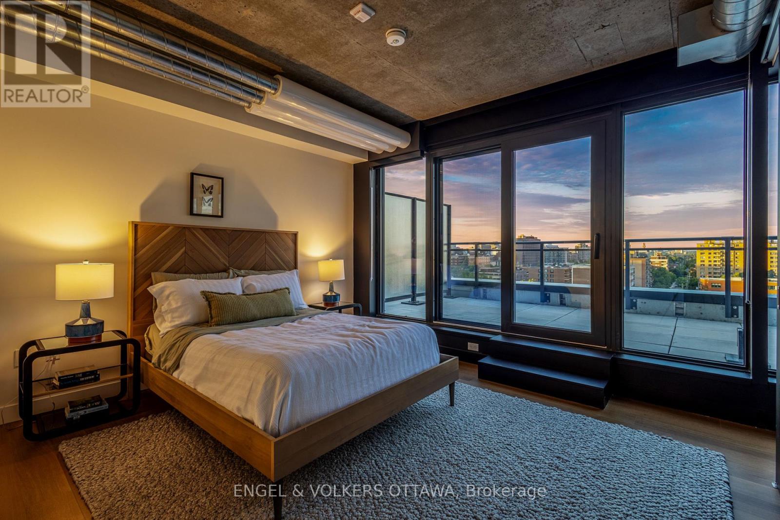 807 - 10 James Street