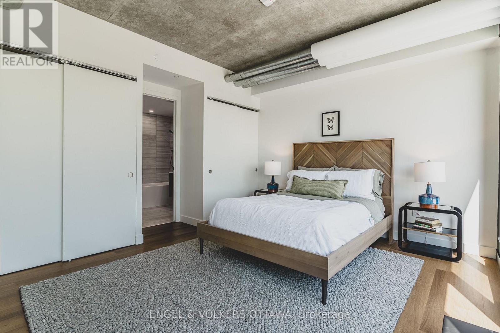 807 - 10 James Street