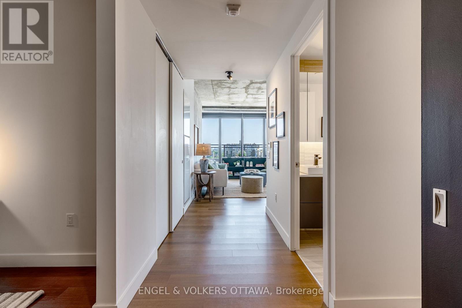 807 - 10 James Street