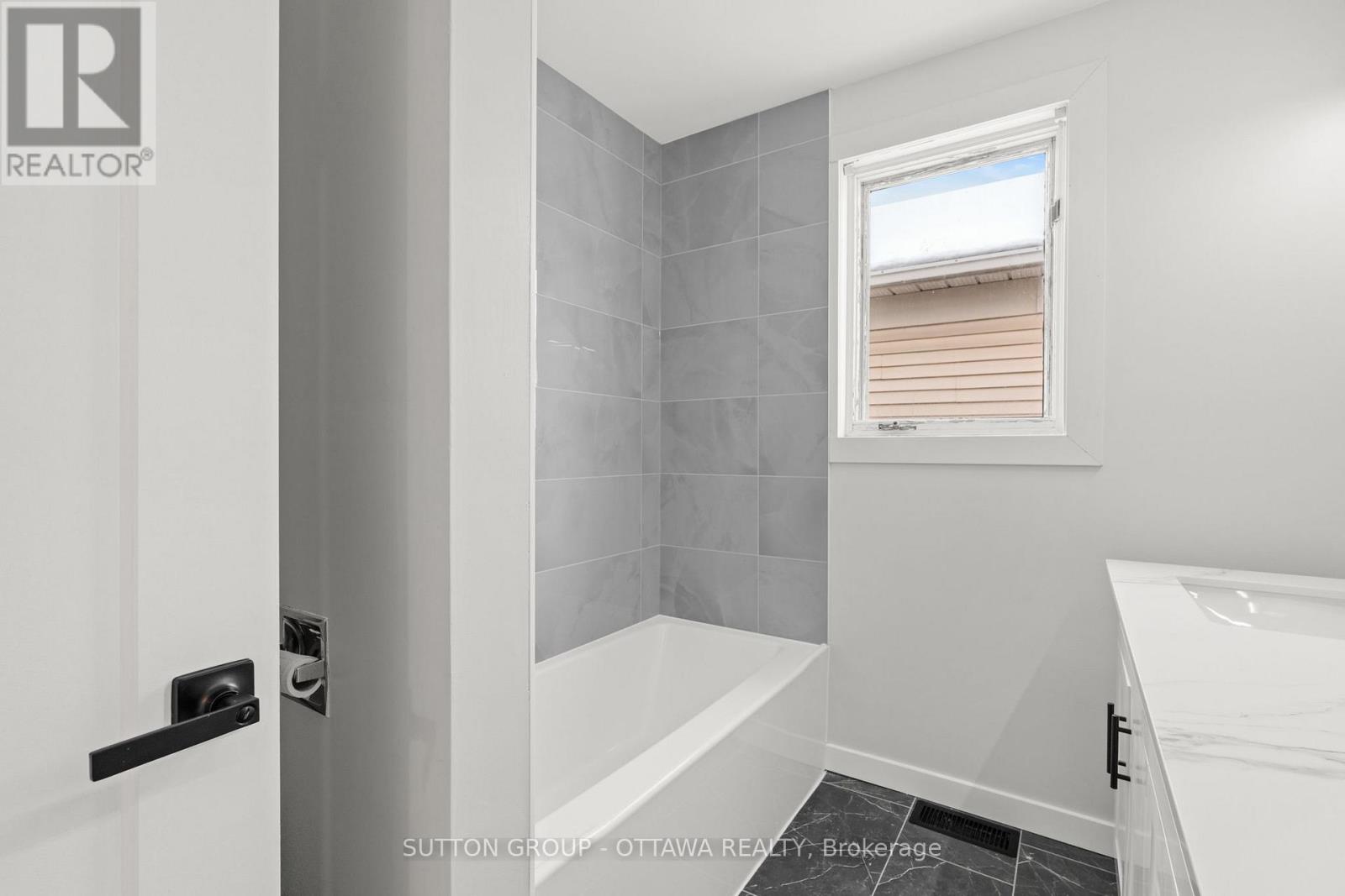 286 Mceachern Crescent