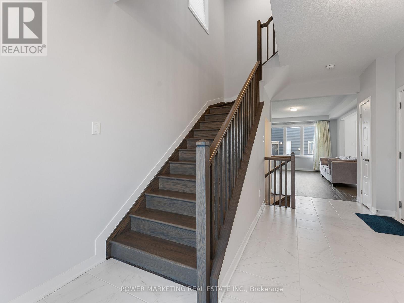 1017 Curraglass Walk