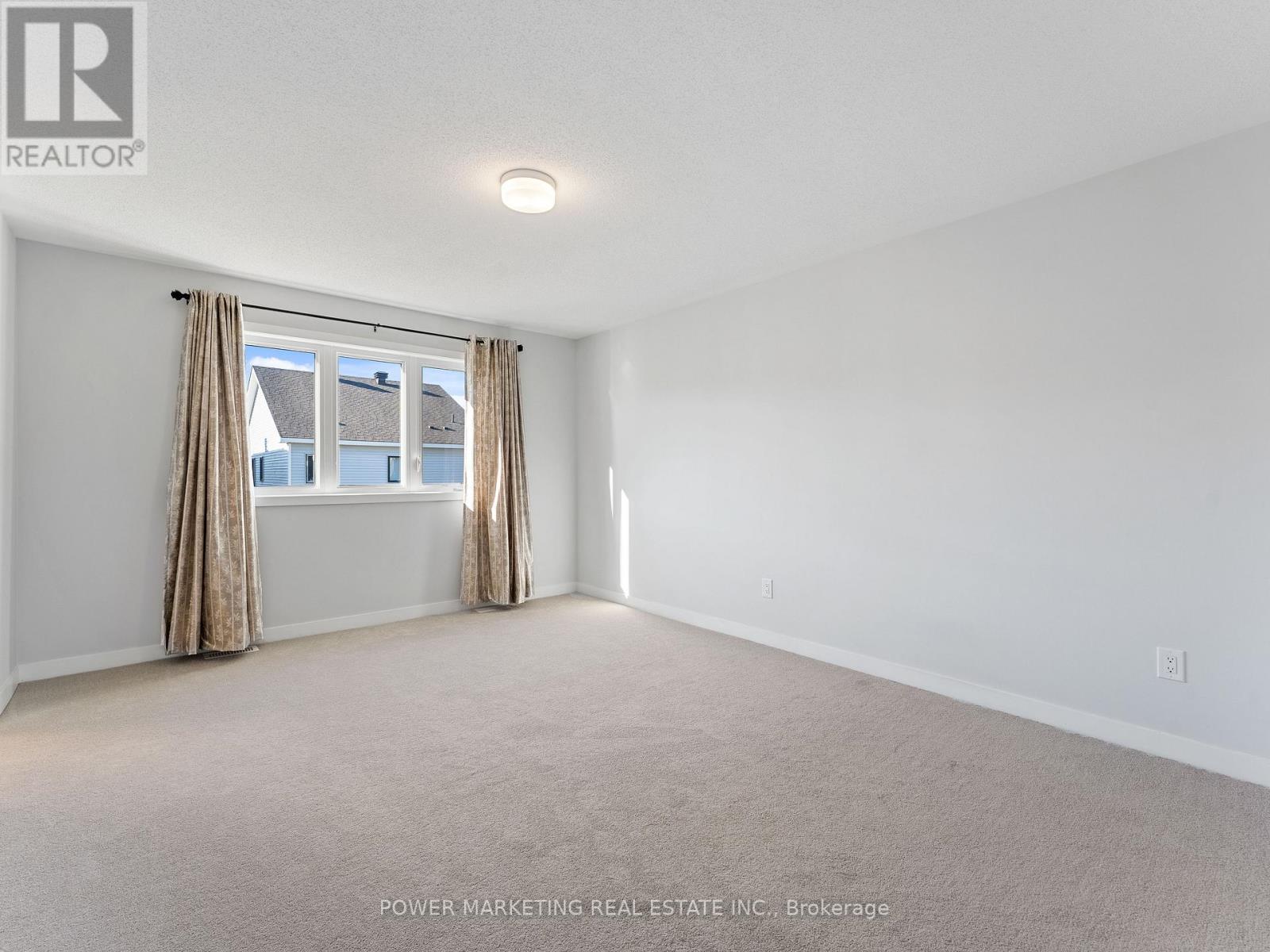 1017 Curraglass Walk