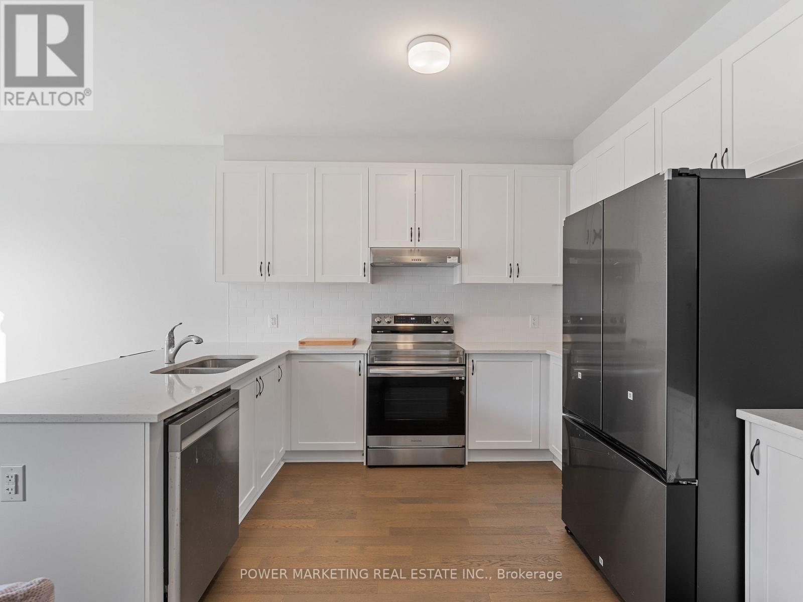 1017 Curraglass Walk