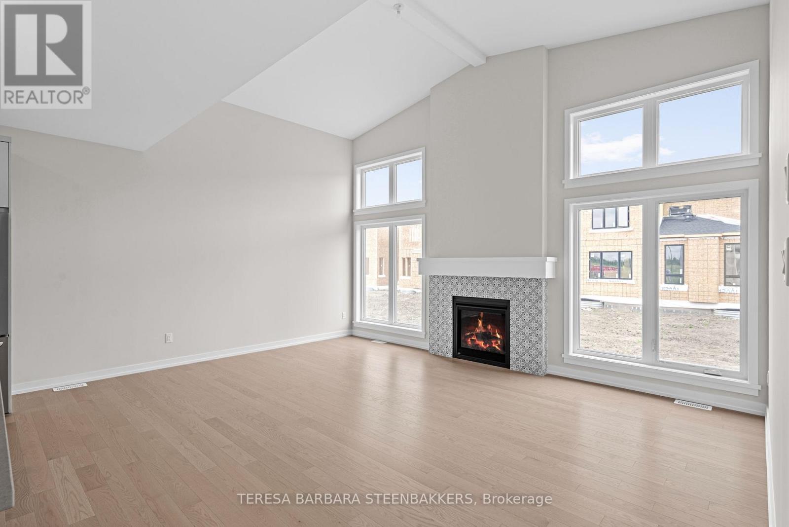 747 Kenny Gordon Avenue W