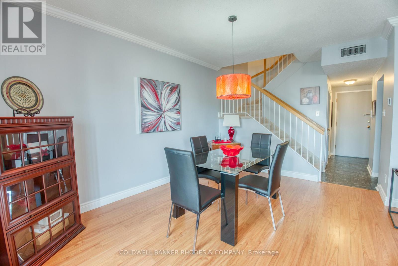 1105 - 556 Laurier Avenue W