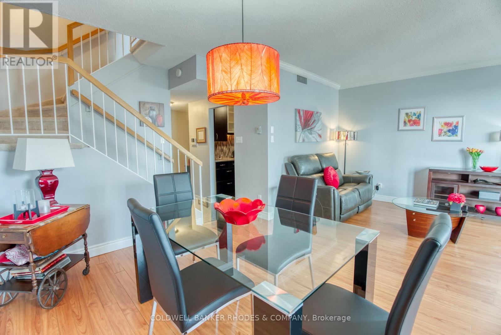 1105 - 556 Laurier Avenue W