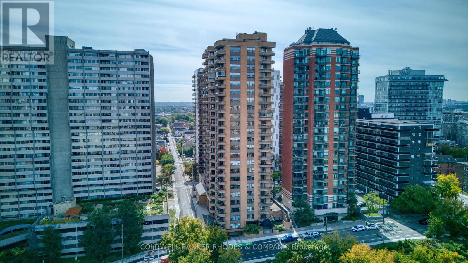 1105 - 556 Laurier Avenue W