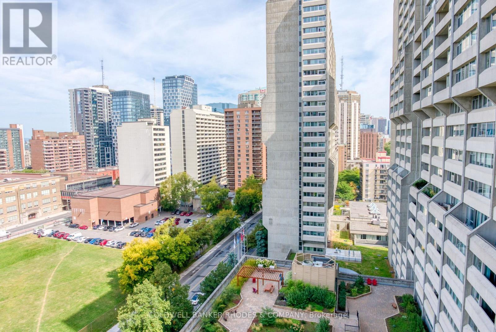 1105 - 556 Laurier Avenue W