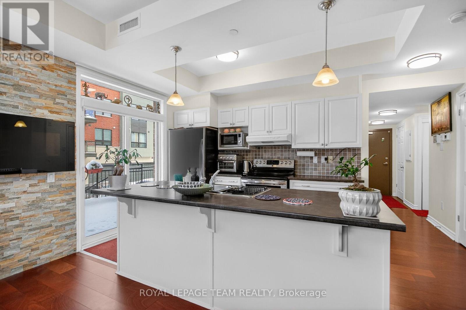 101 - 351 Bayrose Drive