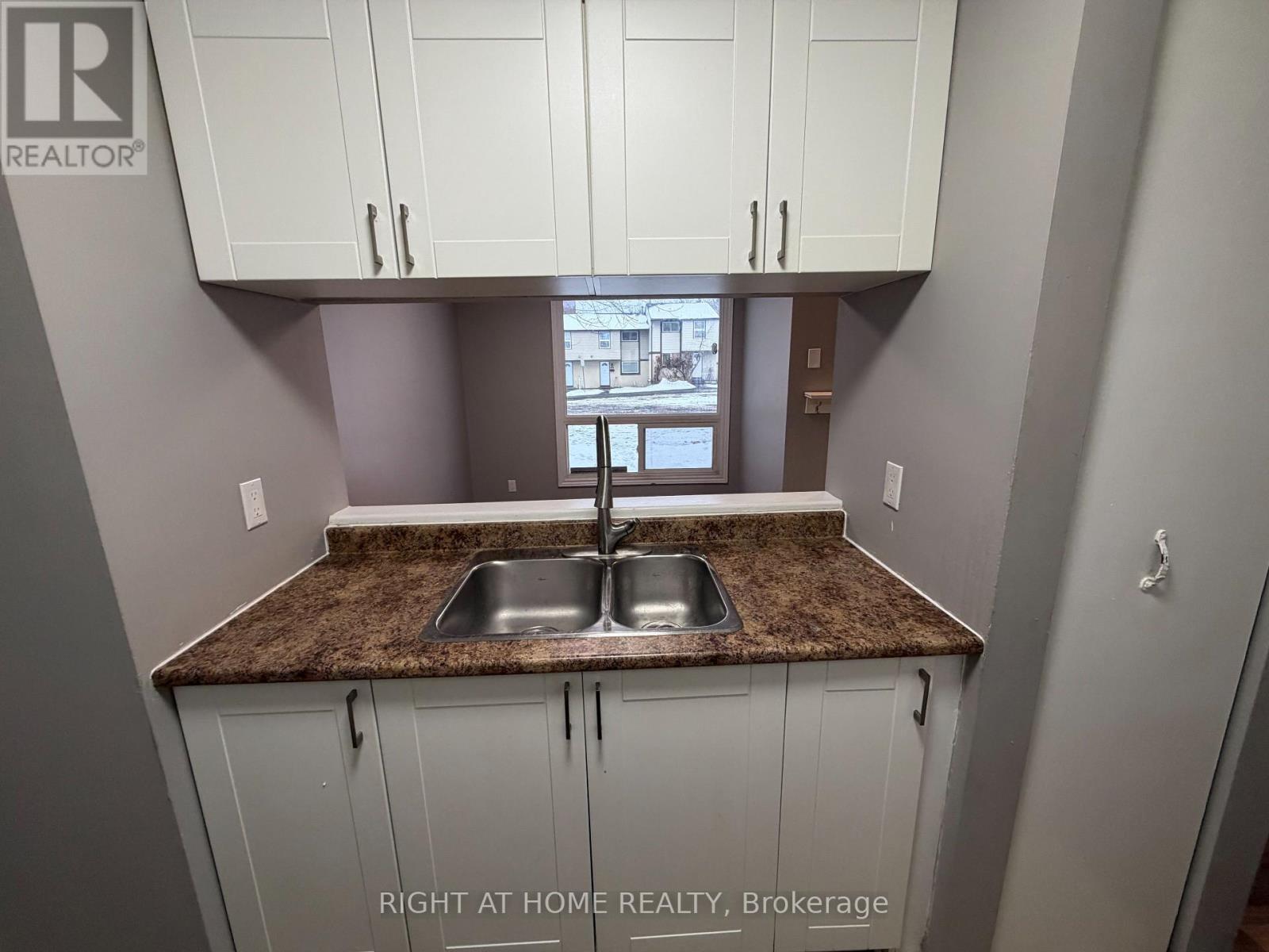 154 - 2570 Southvale Crescent