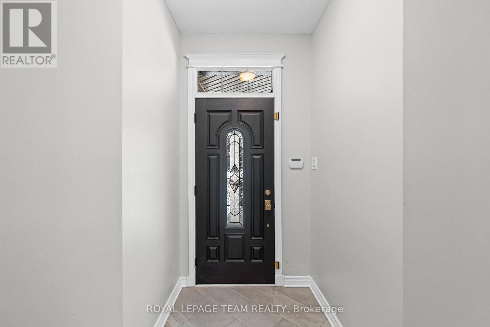 801 Bowercrest Crescent N