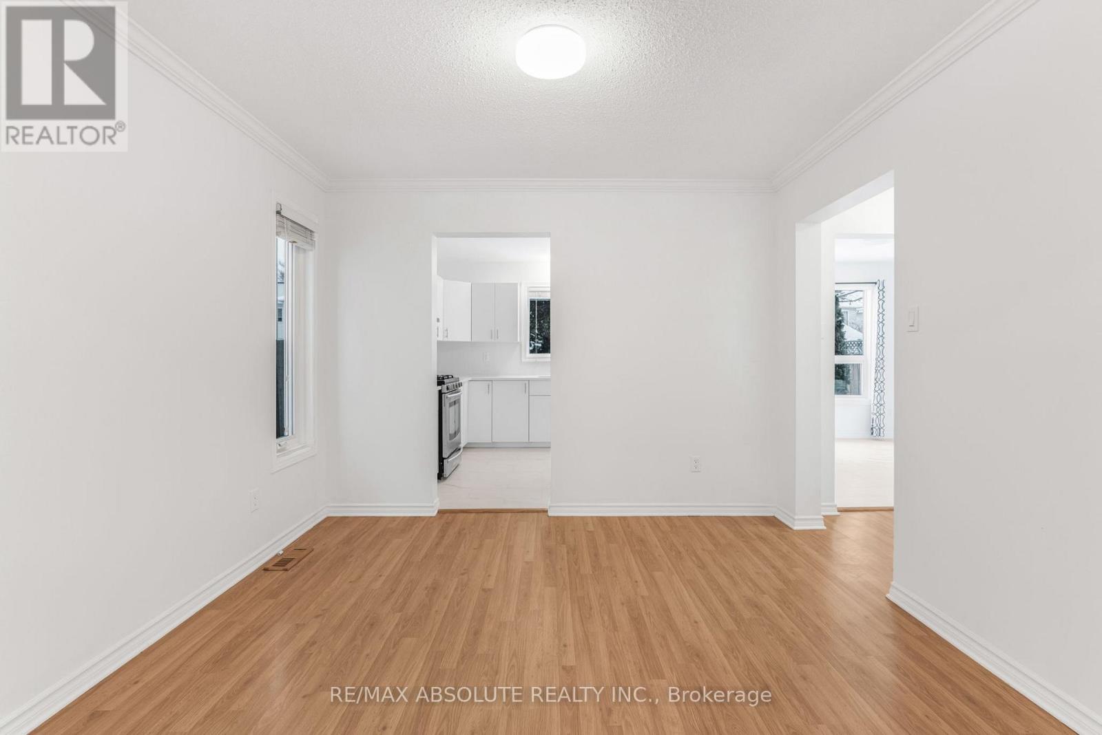 876 Clearcrest Crescent