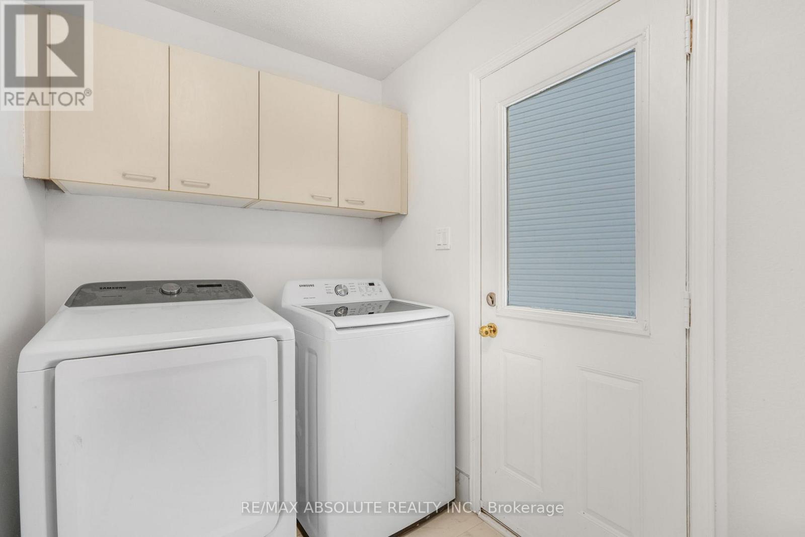 876 Clearcrest Crescent