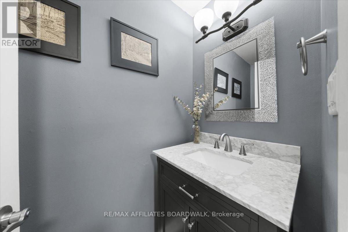 1146 Grenoble Crescent