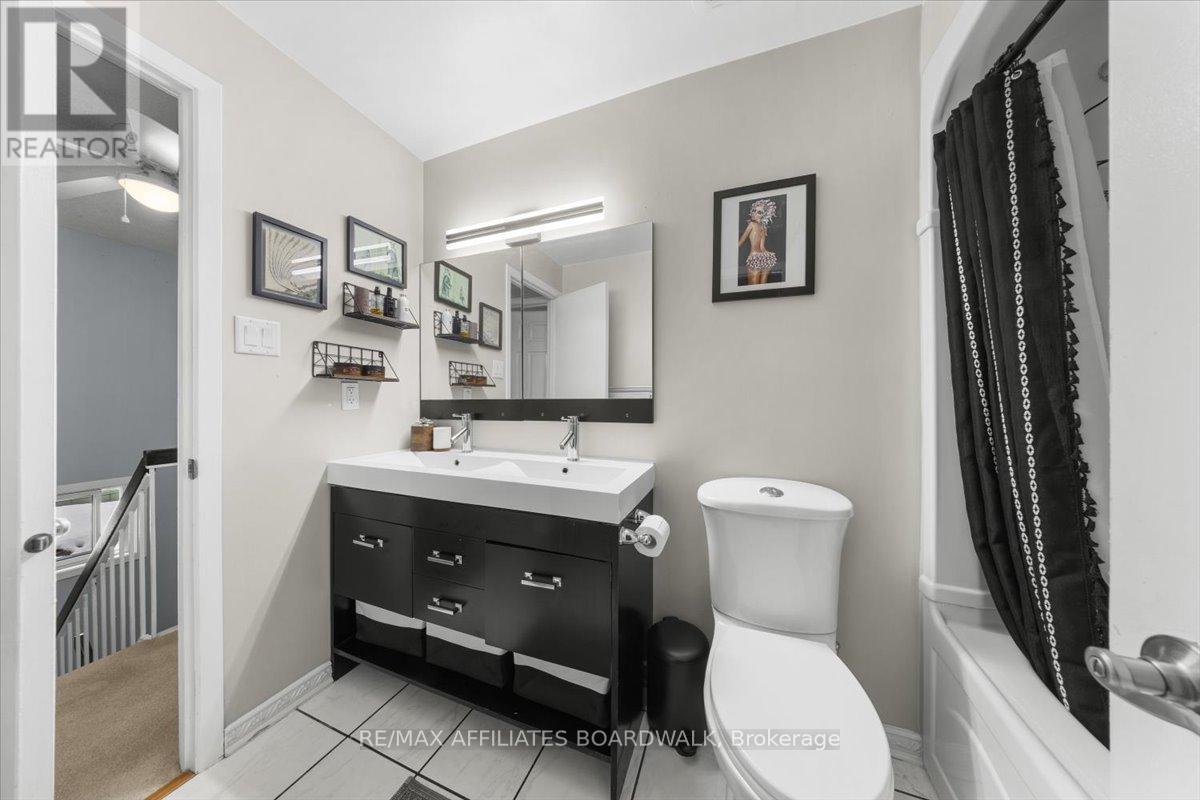 1146 Grenoble Crescent