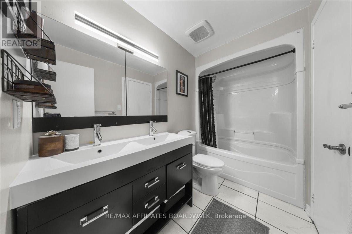 1146 Grenoble Crescent