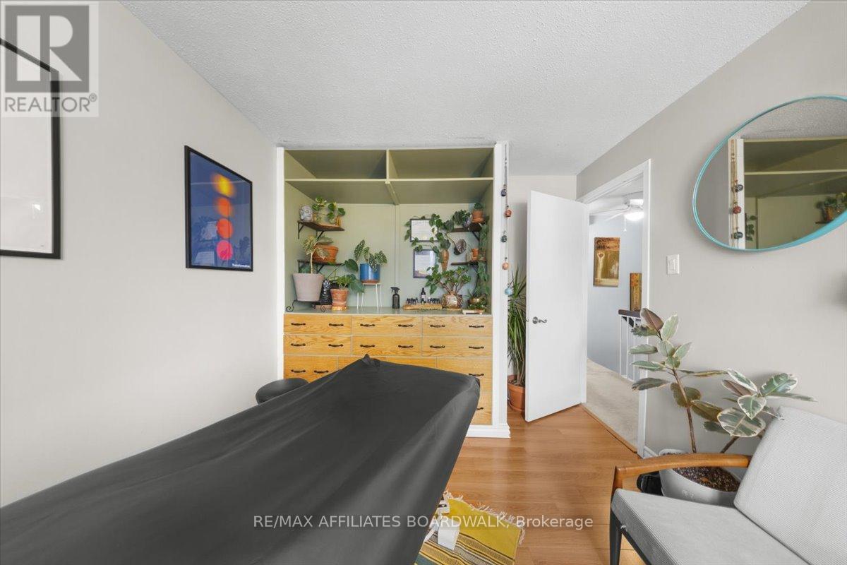 1146 Grenoble Crescent