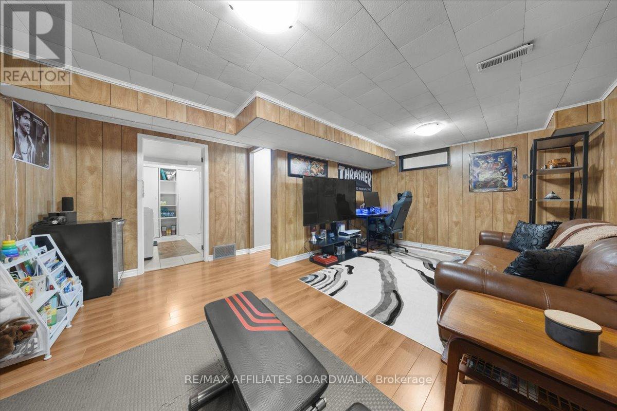 1146 Grenoble Crescent