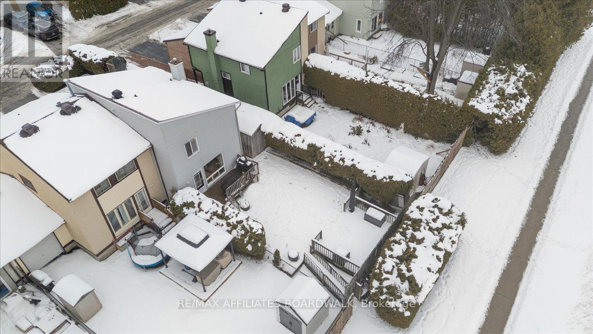 1146 Grenoble Crescent