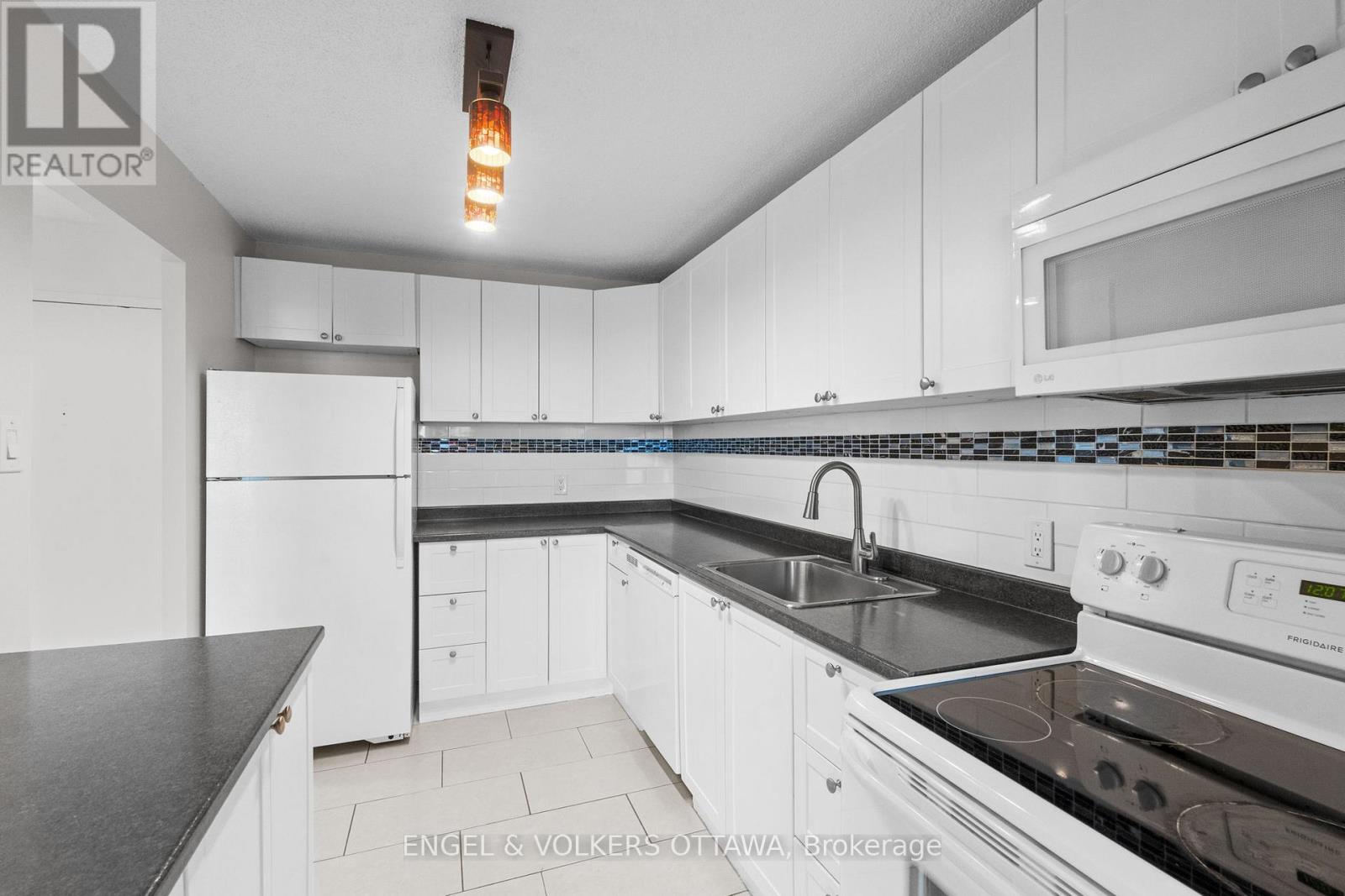 2001 - 665 Bathgate Drive