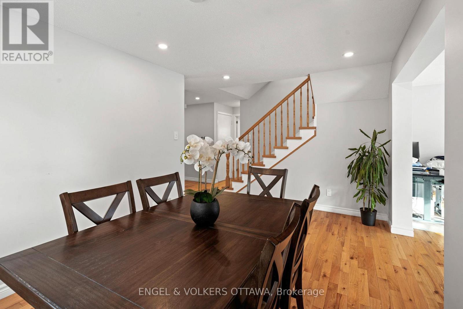 2060 Gardenway Drive