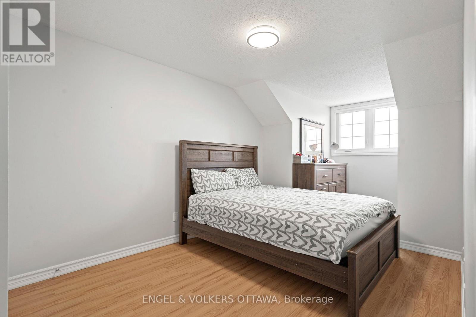 2060 Gardenway Drive