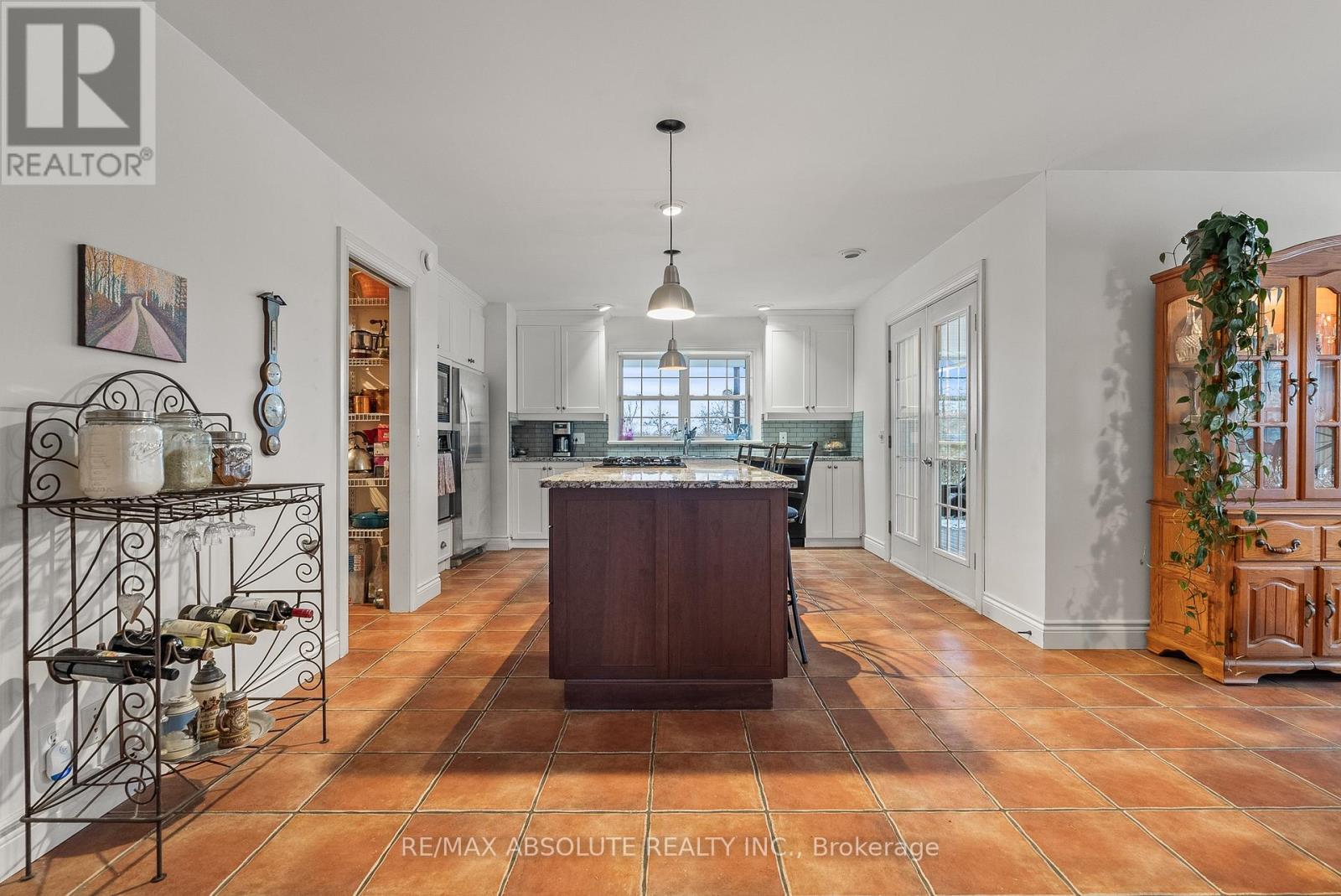 20306 Lochiel Street W