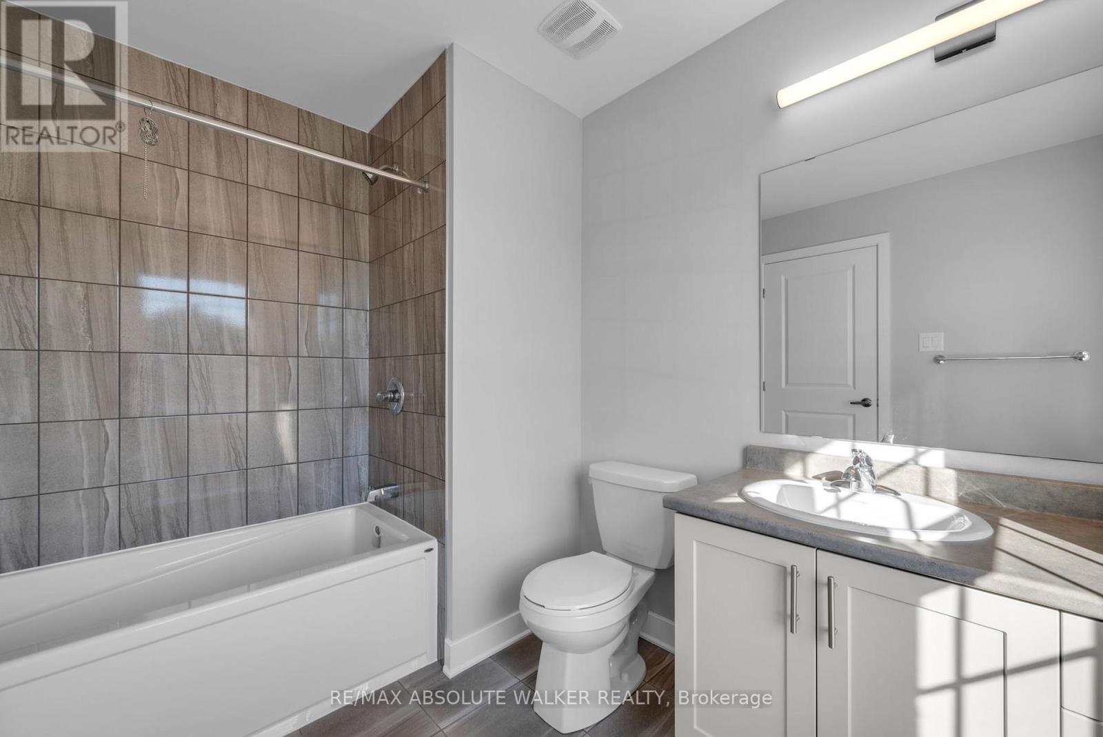 584 Paakanaak Avenue