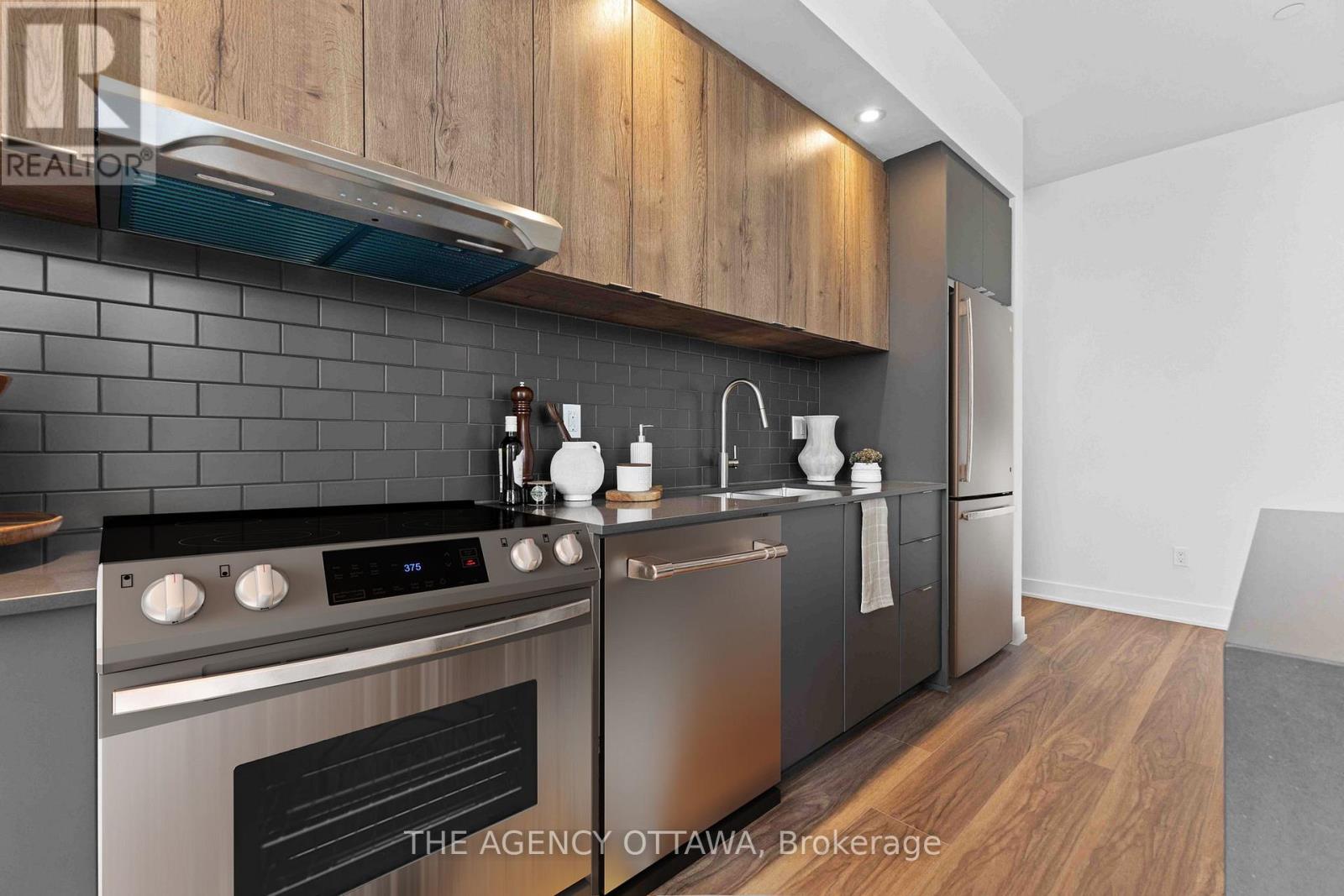 106 - 3071 Riverside Drive