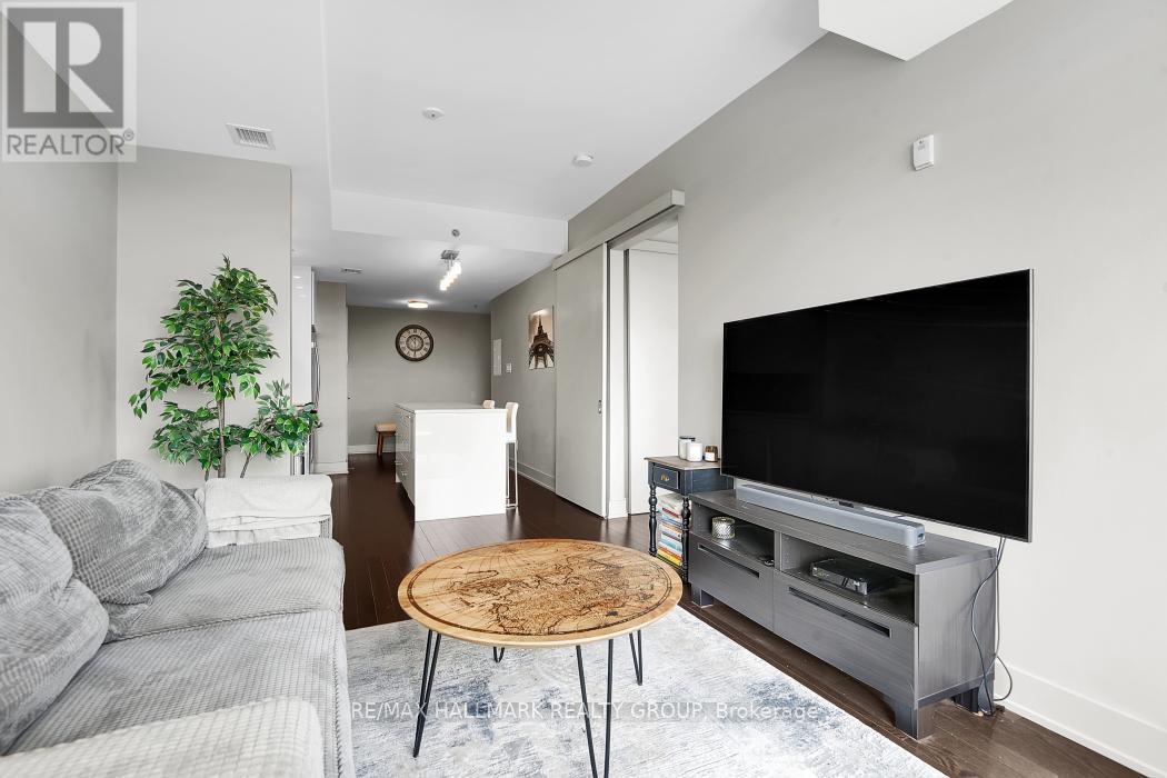 804 - 108 Richmond Road