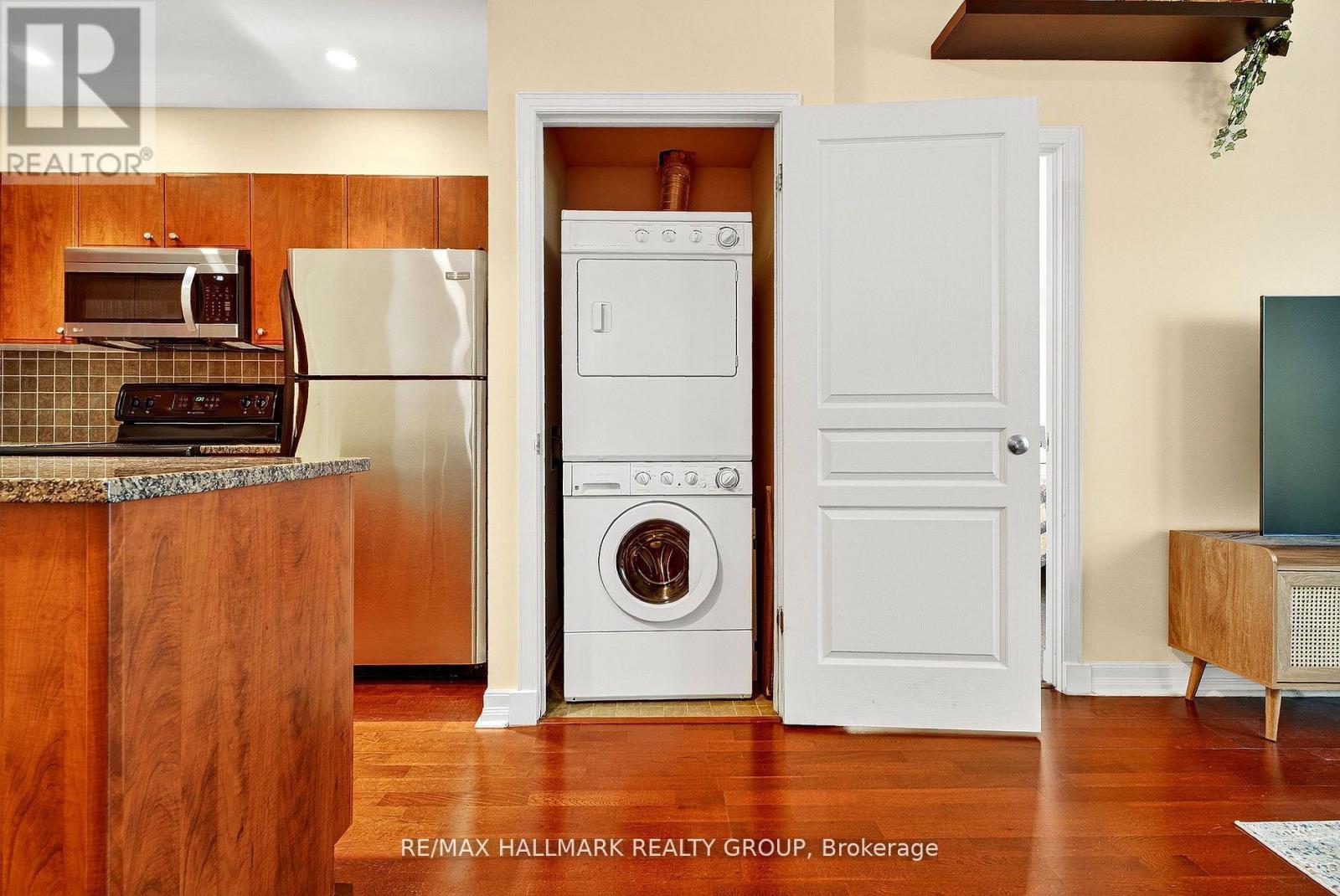 1206 - 200 Besserer Street