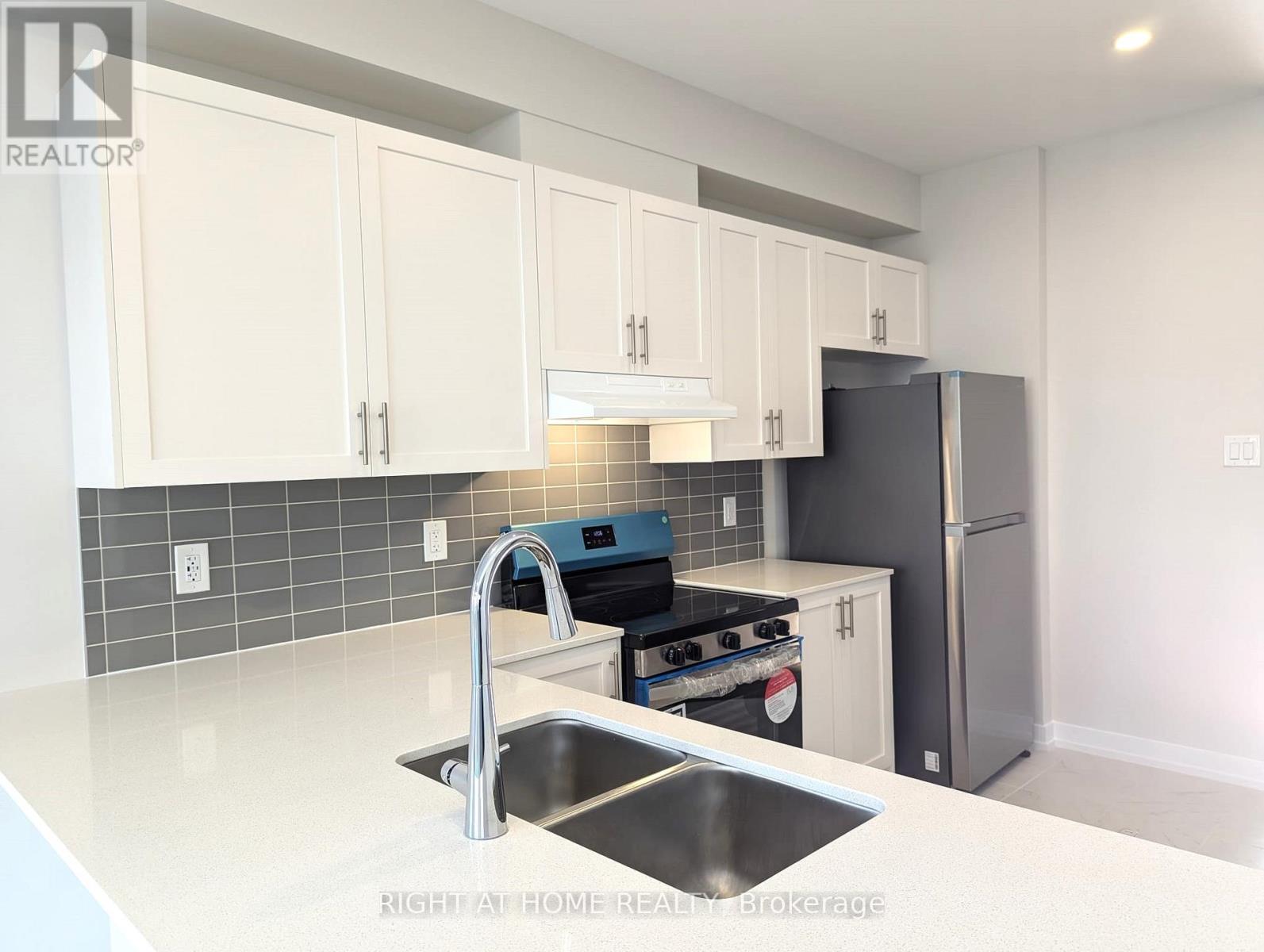 73 Hackamore Crescent