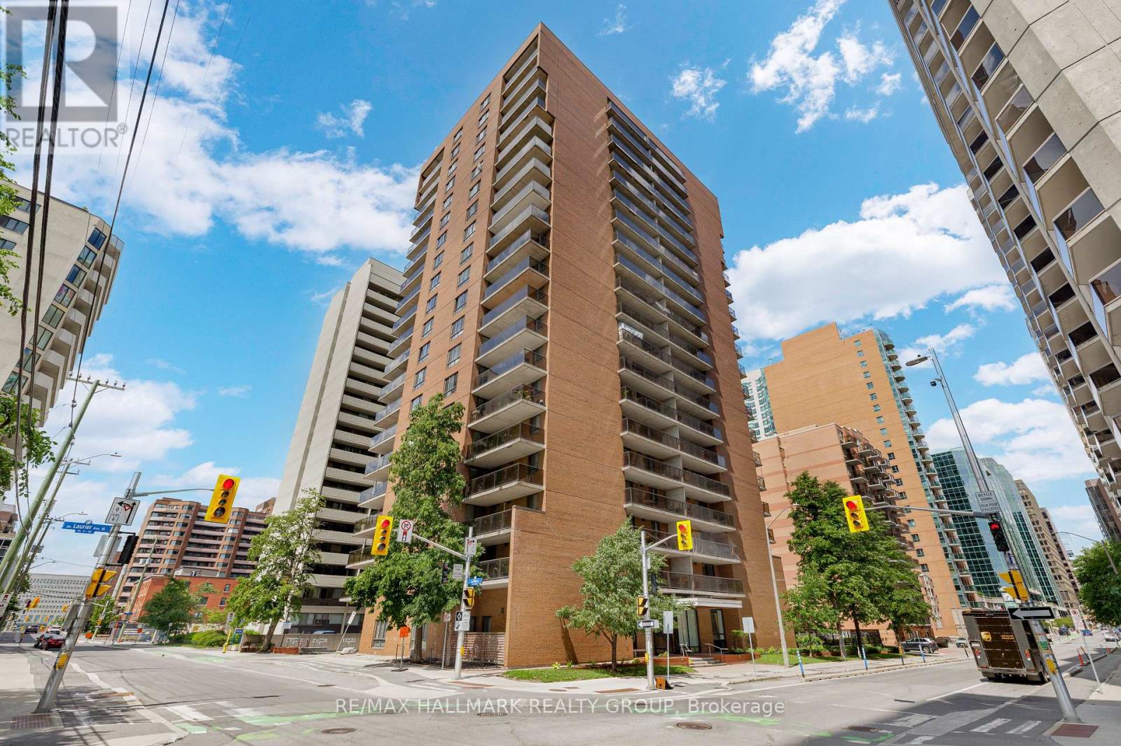 104 - 475 Laurier Avenue W