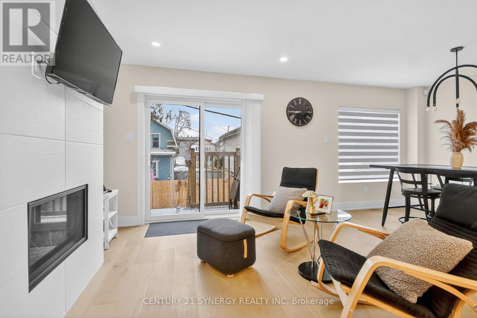 116 King George Street