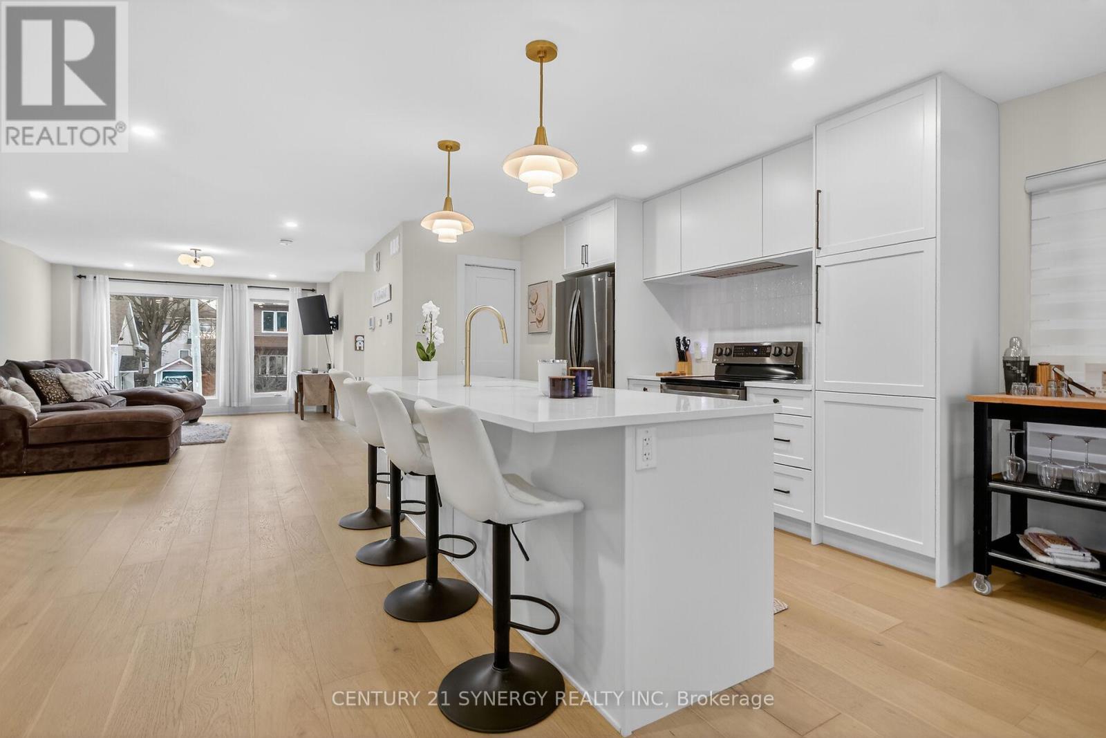 116 King George Street