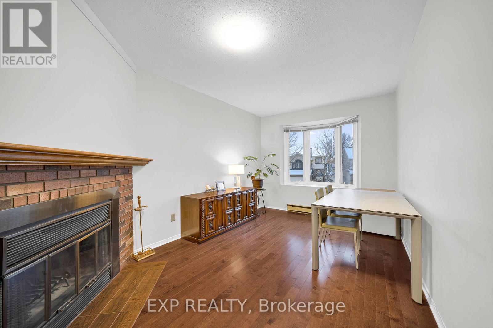 4 Huntersfield Drive