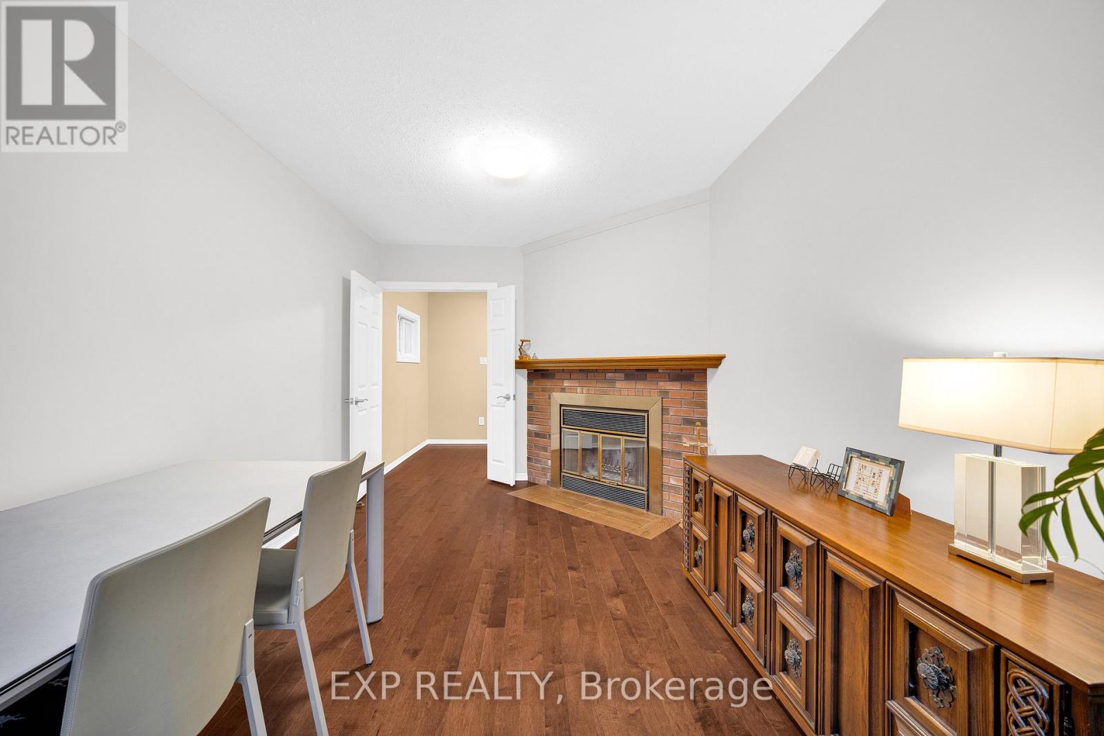 4 Huntersfield Drive