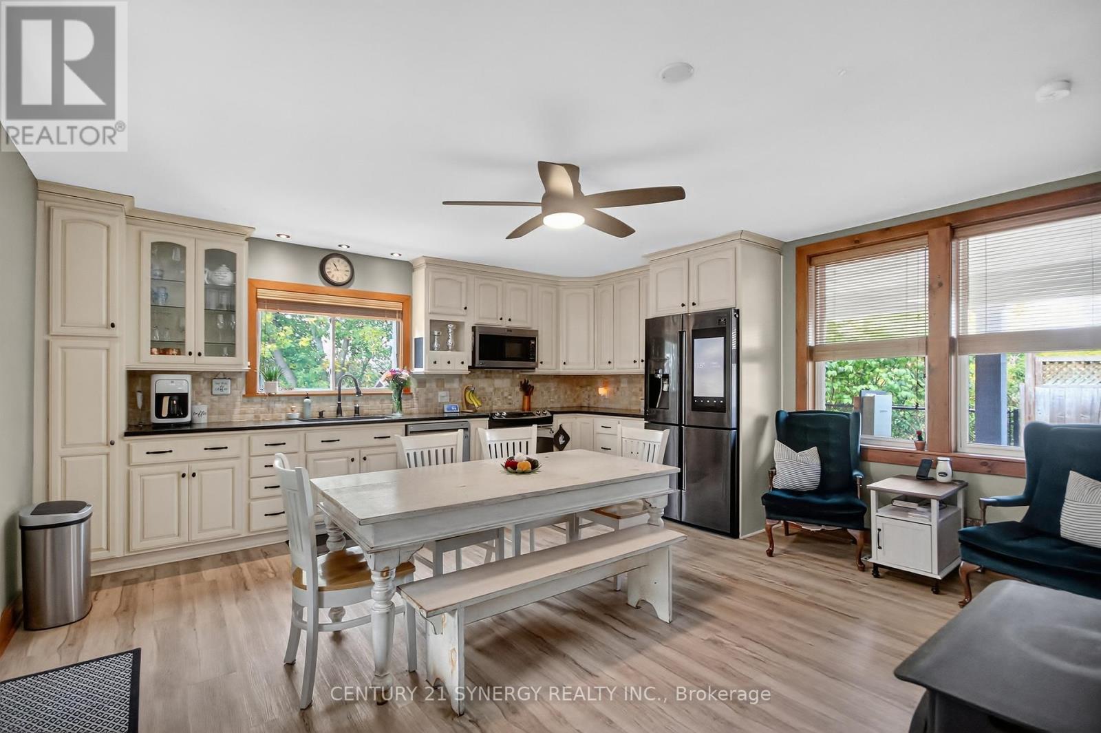 103 Queen Charlotte Street