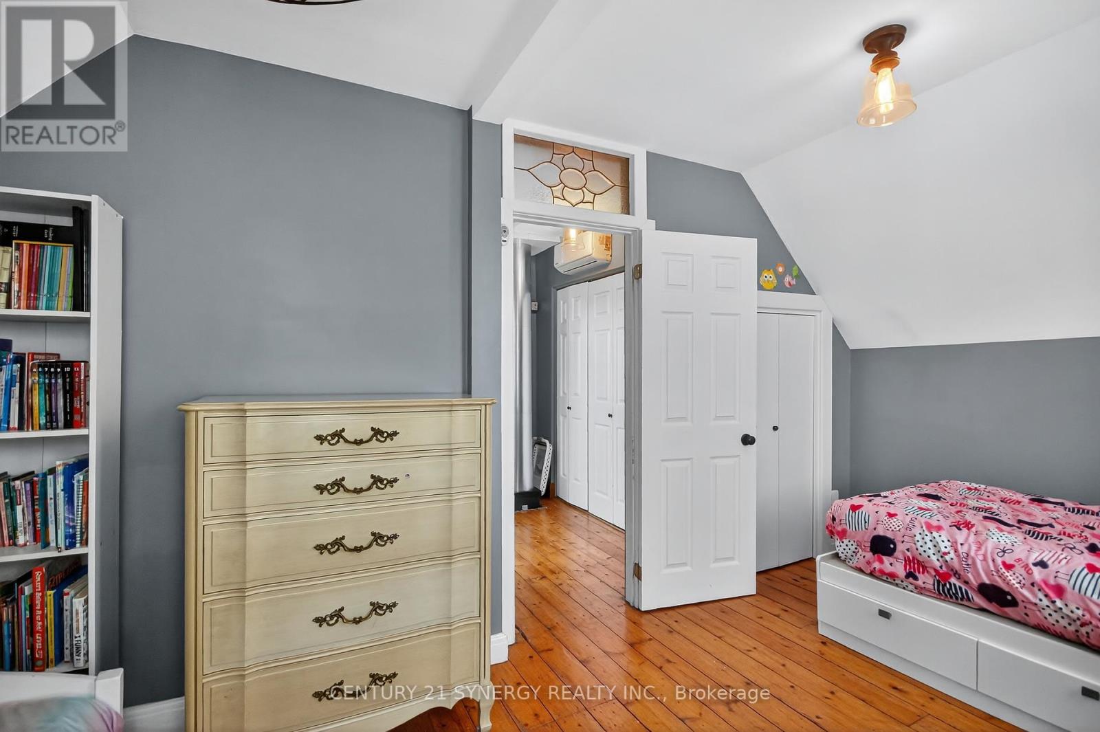 103 Queen Charlotte Street