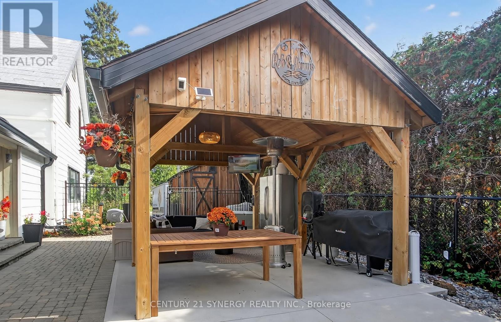 103 Queen Charlotte Street